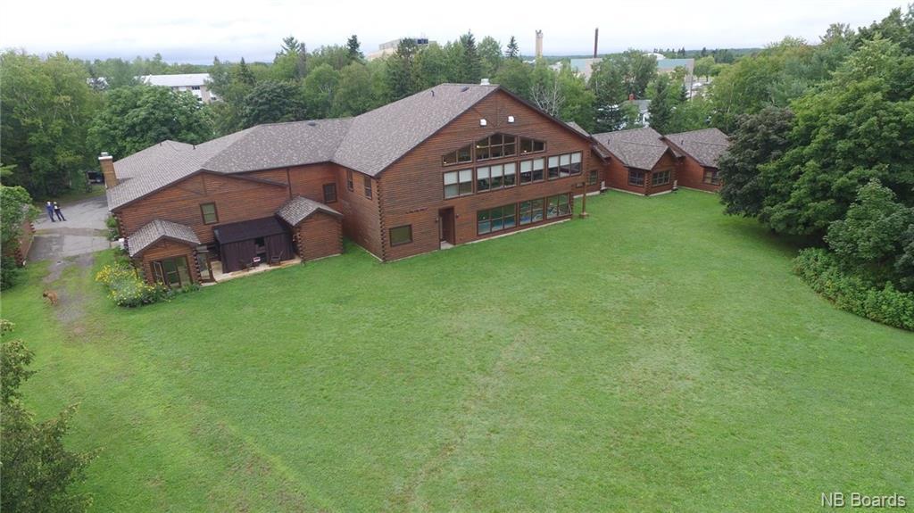 1810 Vallee Lourdes, Bathurst, New Brunswick E2A 4R9 - Photo 3 - NB084657