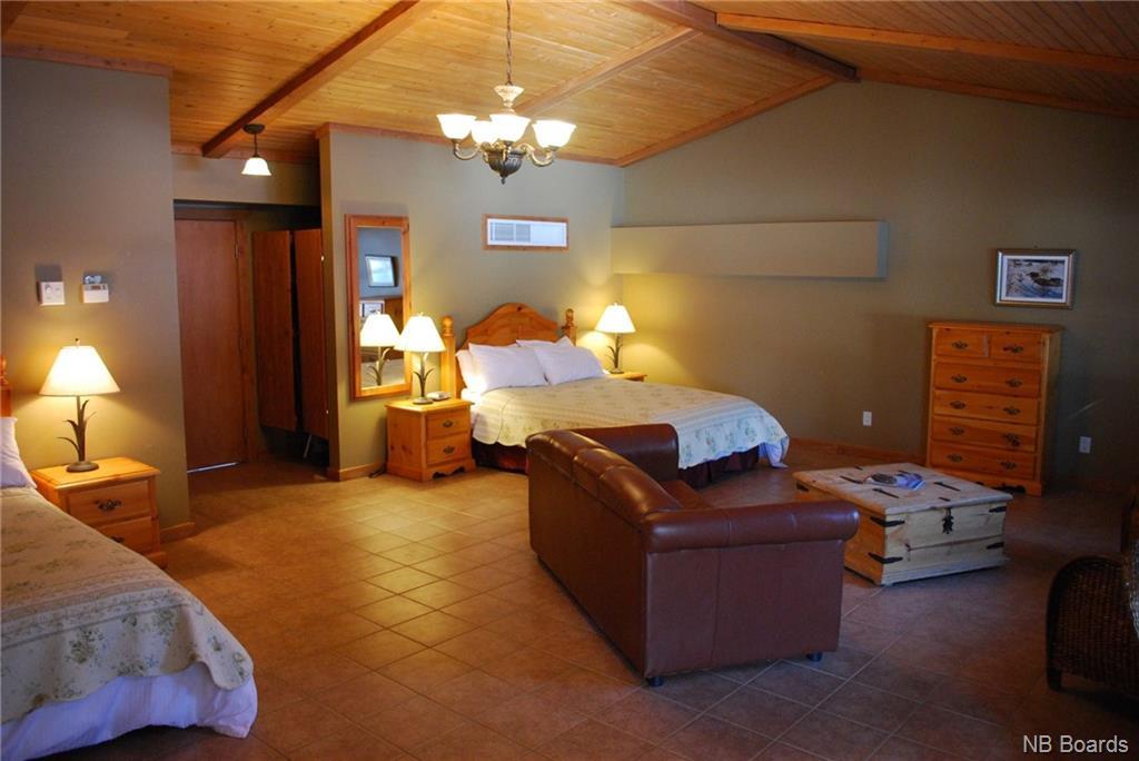 1810 Vallee Lourdes, Bathurst, New Brunswick E2A 4R9 - Photo 21 - NB084657