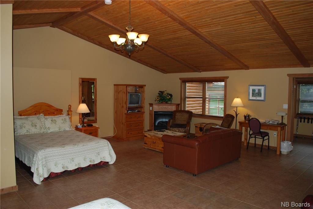 1810 Vallee Lourdes, Bathurst, New Brunswick E2A 4R9 - Photo 24 - NB084657