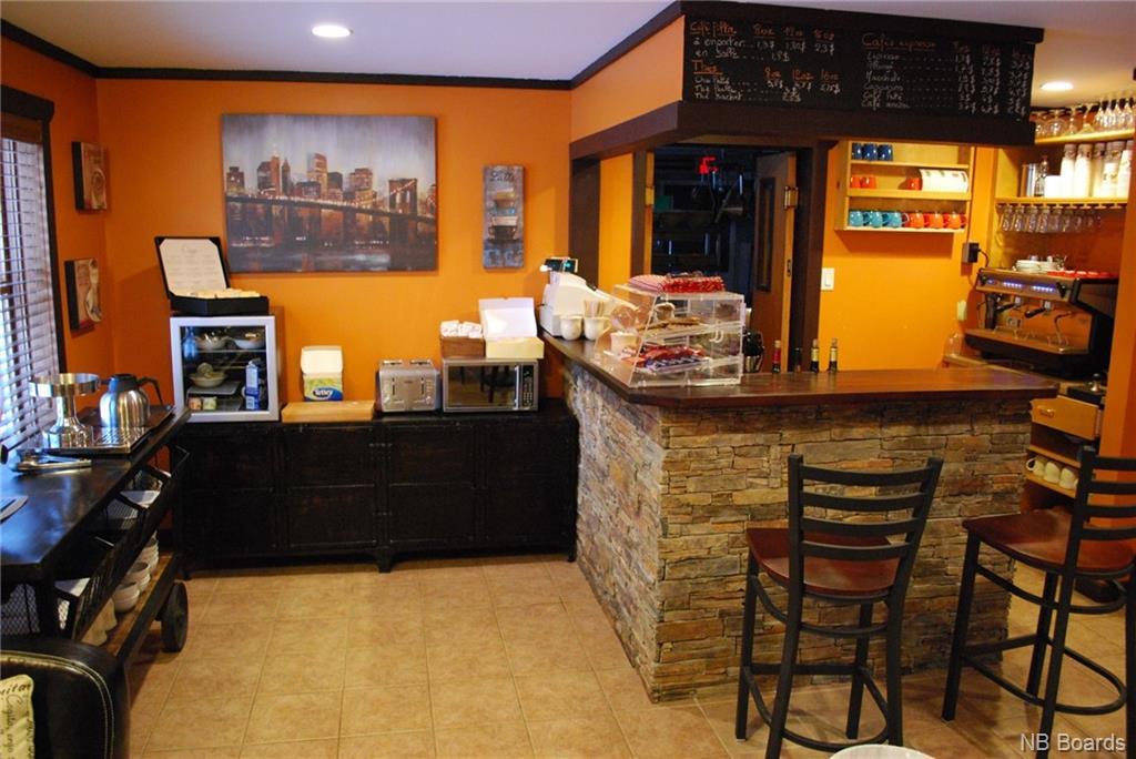 1810 Vallee Lourdes, Bathurst, New Brunswick E2A 4R9 - Photo 11 - NB084657