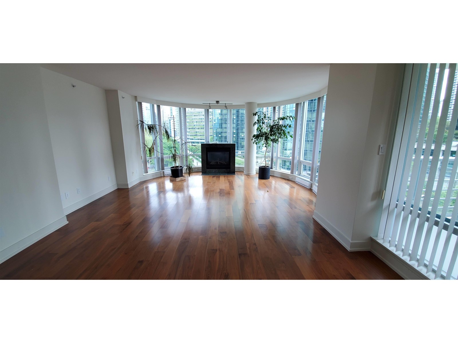 704 499 Broughton Street, Vancouver, British Columbia  V6G 3K1 - Photo 3 - R2759911