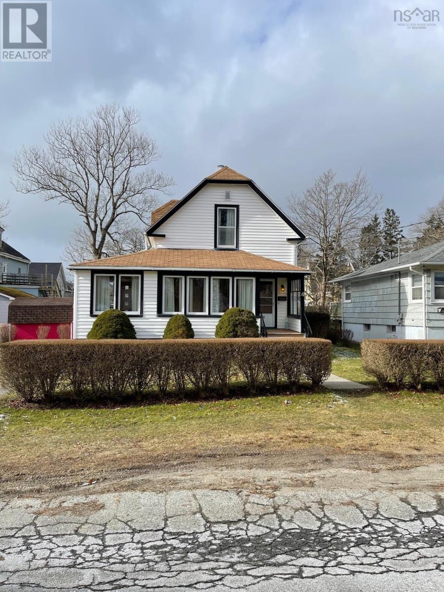4 Park Street, Yarmouth, Nova Scotia  B5A 2A5 - Photo 2 - 202302713