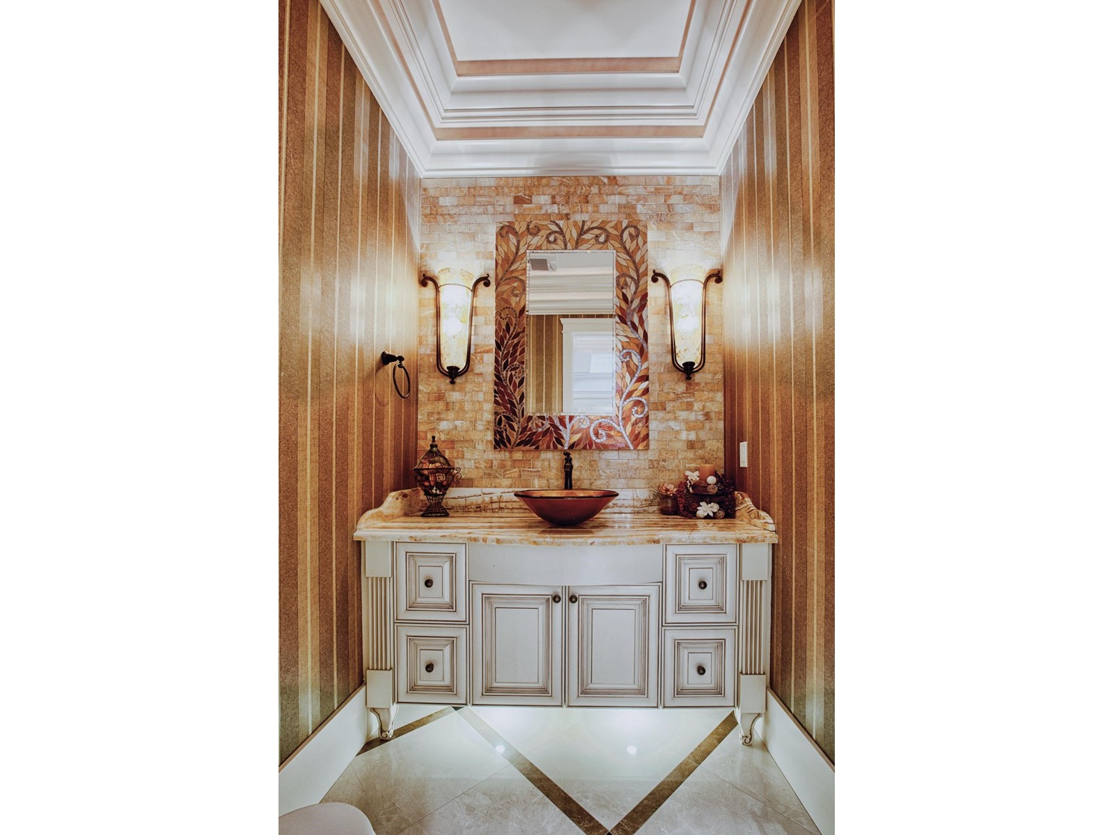 5538 Meadedale Drive, Burnaby, British Columbia  V5B 2E8 - Photo 11 - R2761053