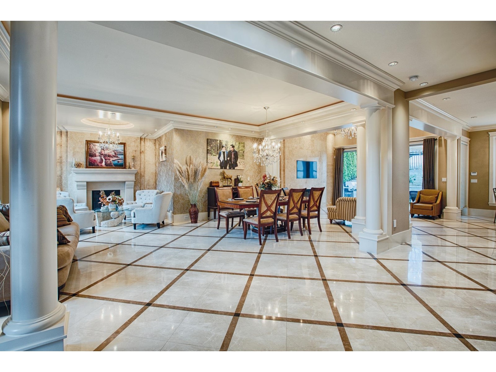 5538 Meadedale Drive, Burnaby, British Columbia  V5B 2E8 - Photo 6 - R2761053