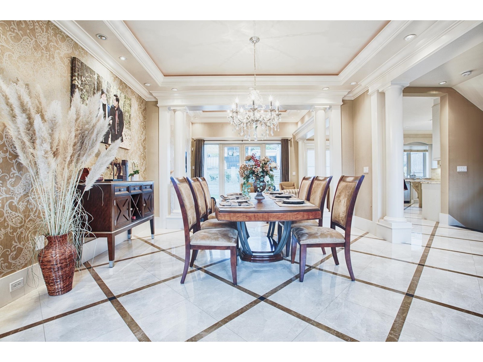 5538 Meadedale Drive, Burnaby, British Columbia  V5B 2E8 - Photo 3 - R2761053