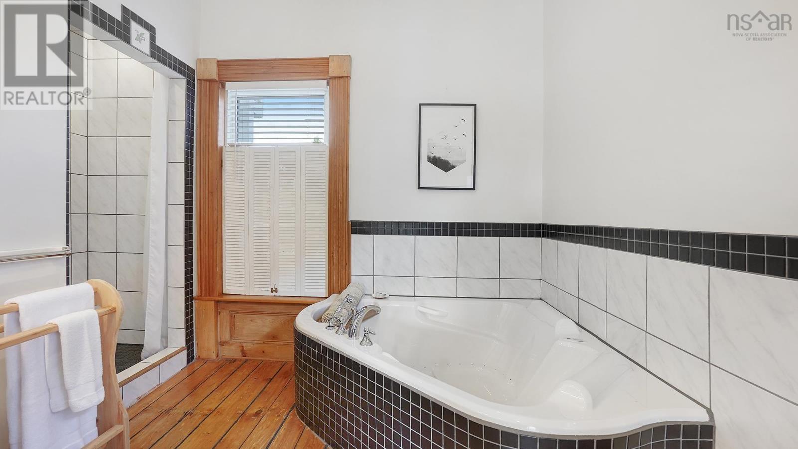 99 Montague Street, Lunenburg, Nova Scotia  B0J 2C0 - Photo 13 - 202302904