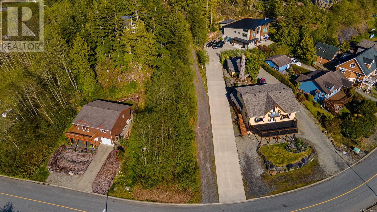 338 Pacific Cres, Ucluelet, British Columbia  V0R 3A0 - Photo 2 - 927427