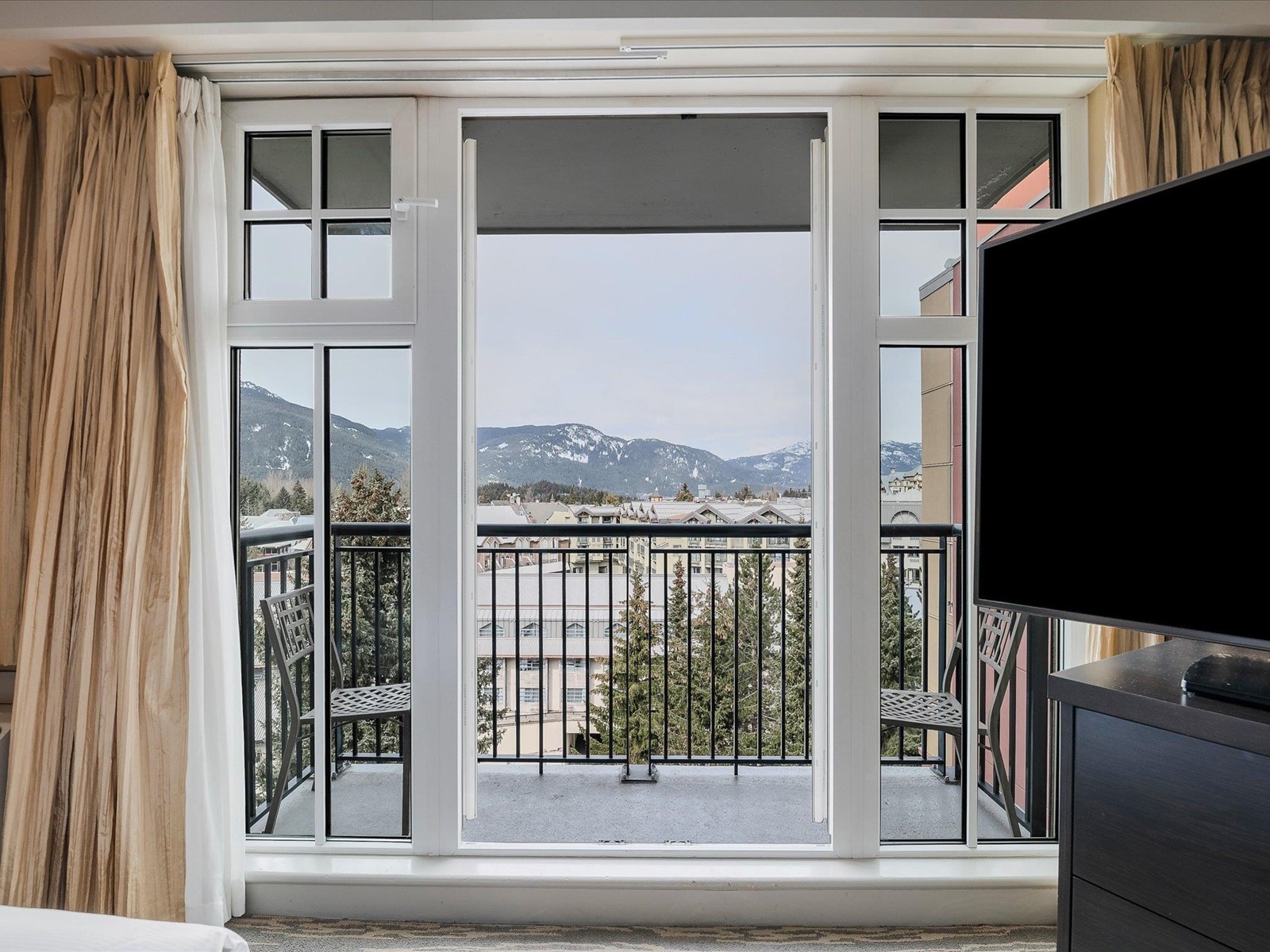 725 727-4050 Whistler Way, Whistler, British Columbia  V8E 1H9 - Photo 17 - R2762549