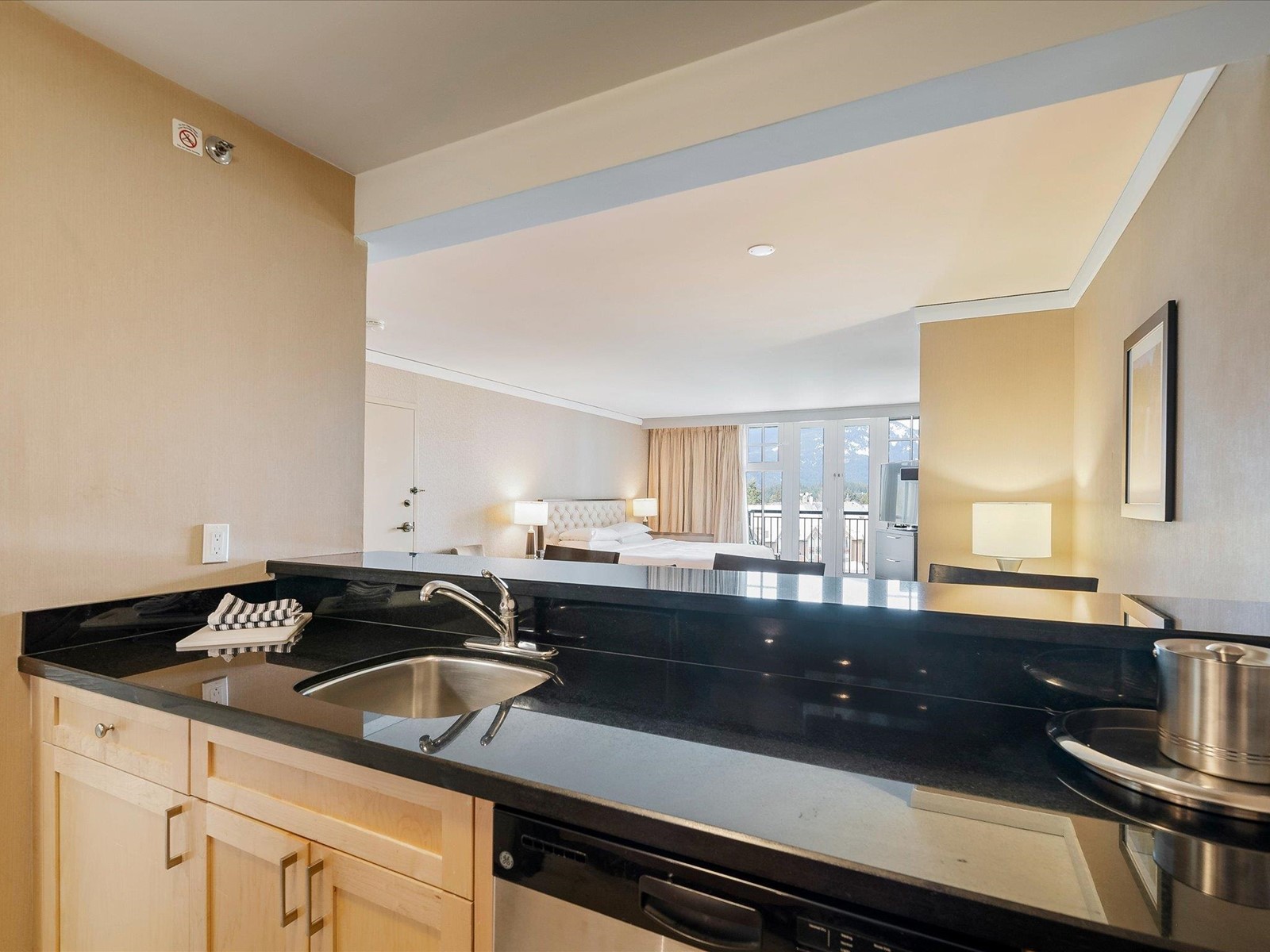 725 727-4050 Whistler Way, Whistler, British Columbia  V8E 1H9 - Photo 22 - R2762549