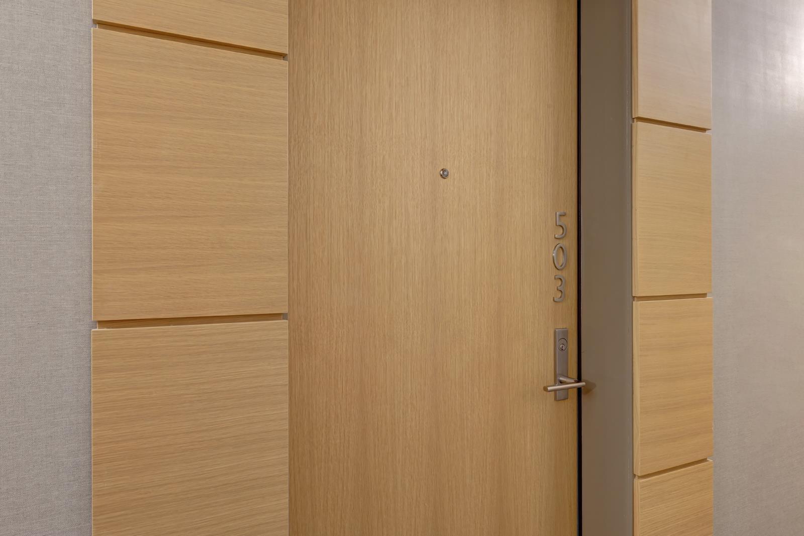 503 768 Arthur Erickson Place, West Vancouver, British Columbia  V7T 0B6 - Photo 3 - R2762598