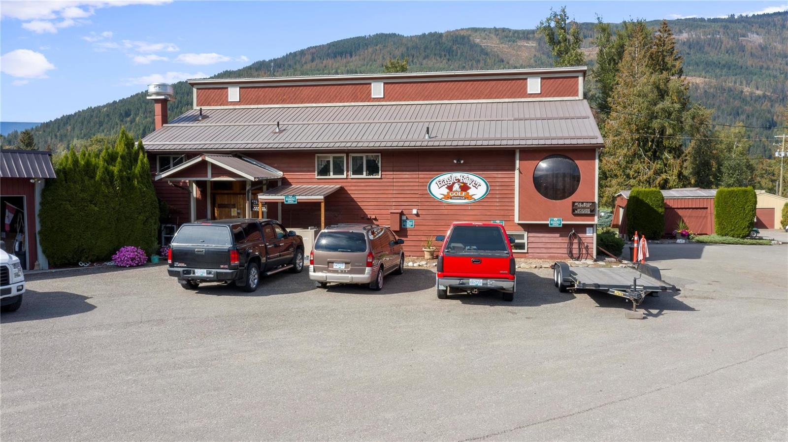 1450 Husky Frontage Road Sicamous