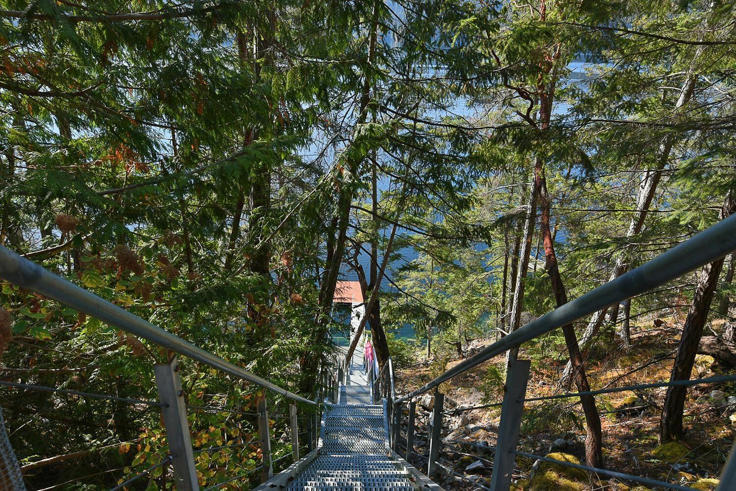 6815 Sandy Hook Trail, Sechelt, British Columbia  V7Z 0C9 - Photo 24 - R2763283