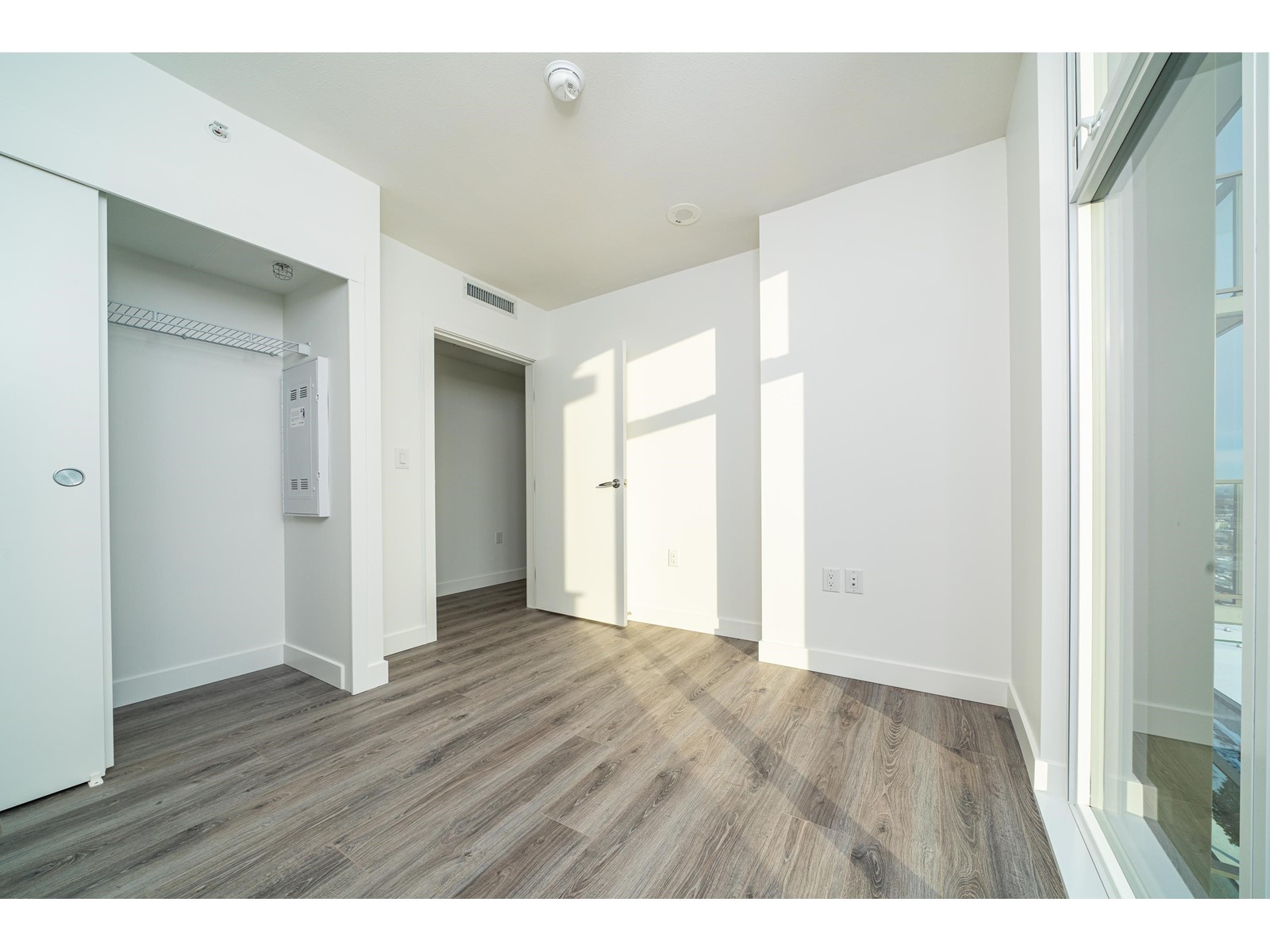 2002 8188 Fraser Street, Vancouver, British Columbia  V5X 0J8 - Photo 8 - R2747921