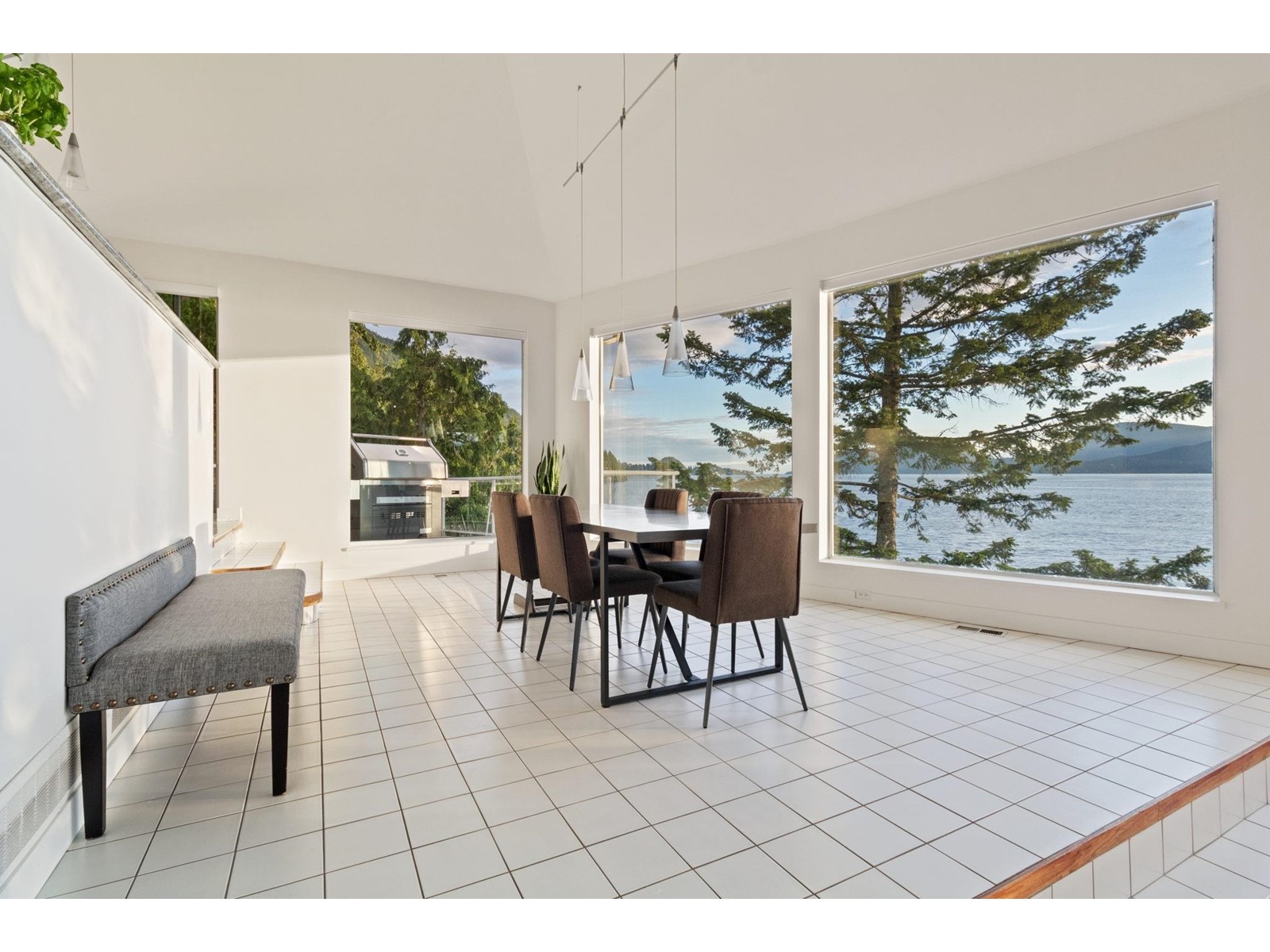 6 Montizambert Wynd, Vancouver, British Columbia  V7W 1R8 - Photo 10 - R2763874