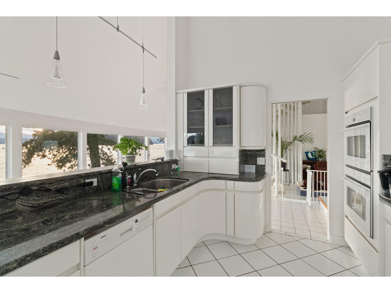 6 Montizambert Wynd, Vancouver, British Columbia  V7W 1R8 - Photo 13 - R2763874