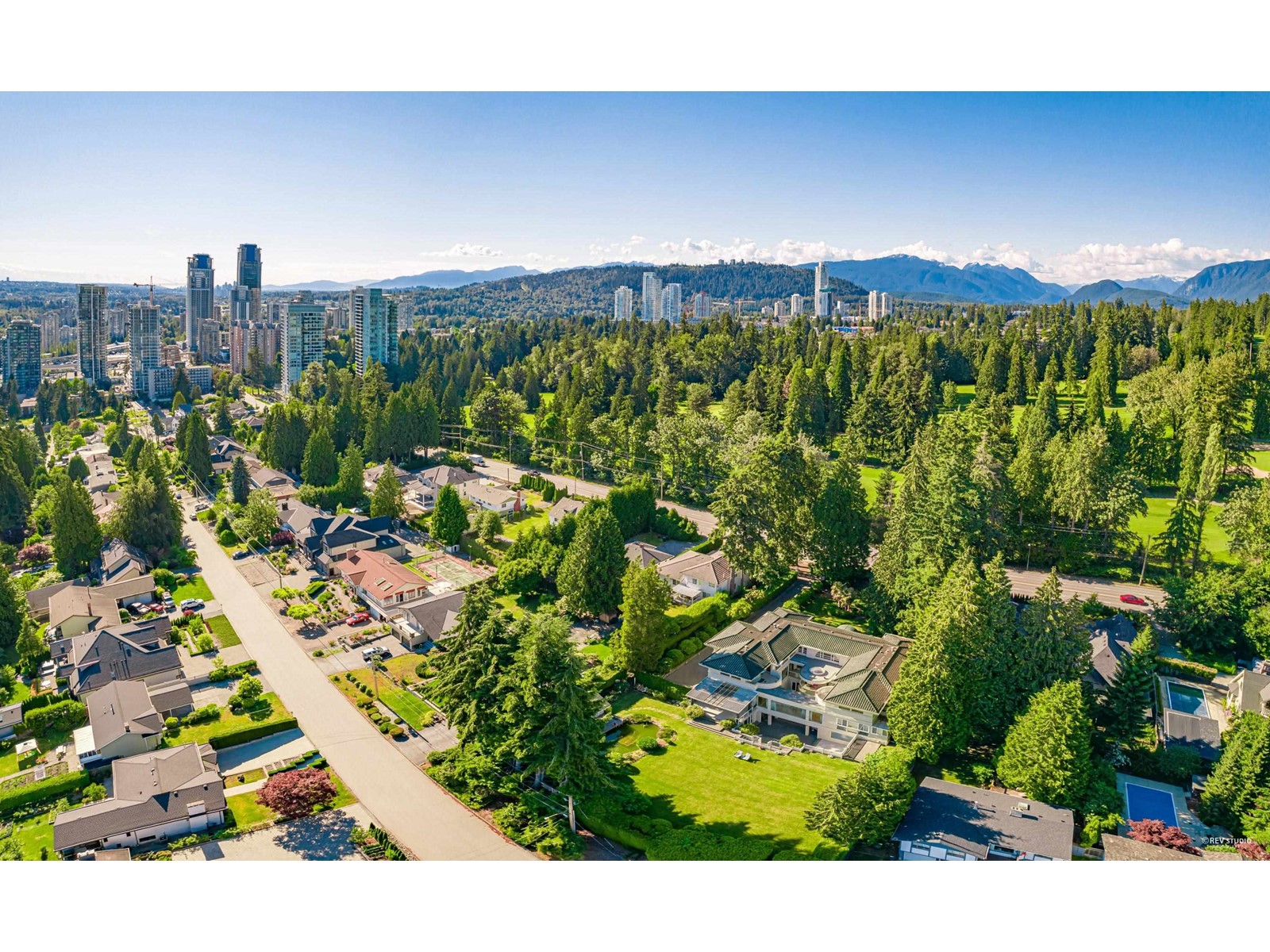 730 Austin Avenue, Coquitlam, British Columbia  V3K 3N1 - Photo 1 - R2763749