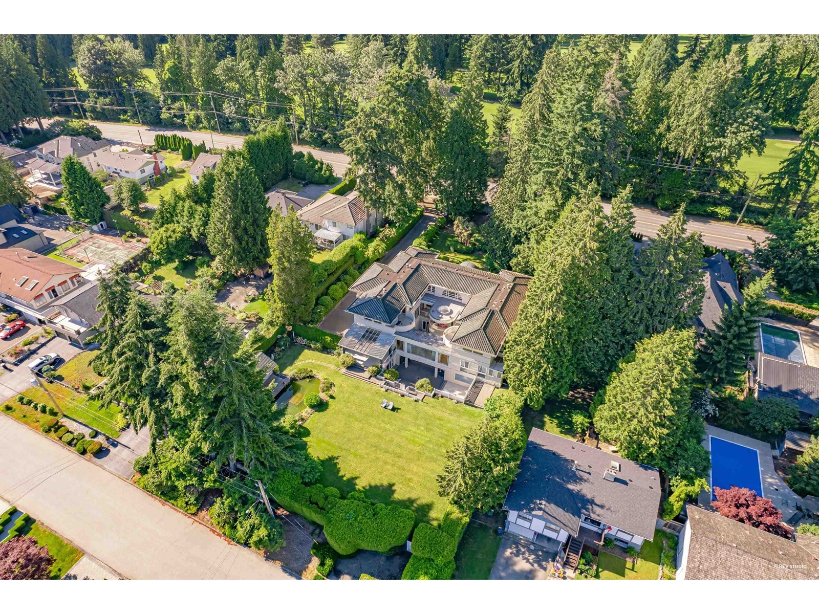 730 Austin Avenue, Coquitlam, British Columbia  V3K 3N1 - Photo 2 - R2763749