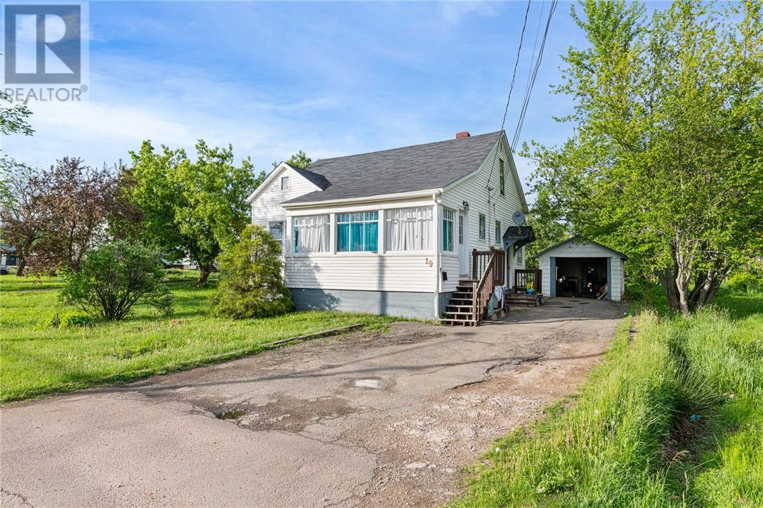 19 Germain St, Moncton, New Brunswick  E1A 3X4 - Photo 1 - M142800