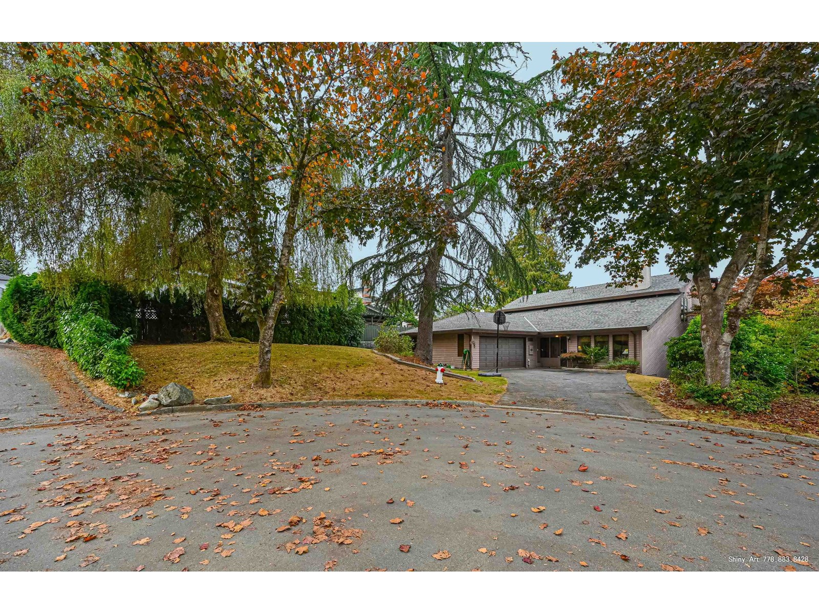 4926 Beamish Court, Burnaby, British Columbia  V5G 3W9 - Photo 3 - R2764729