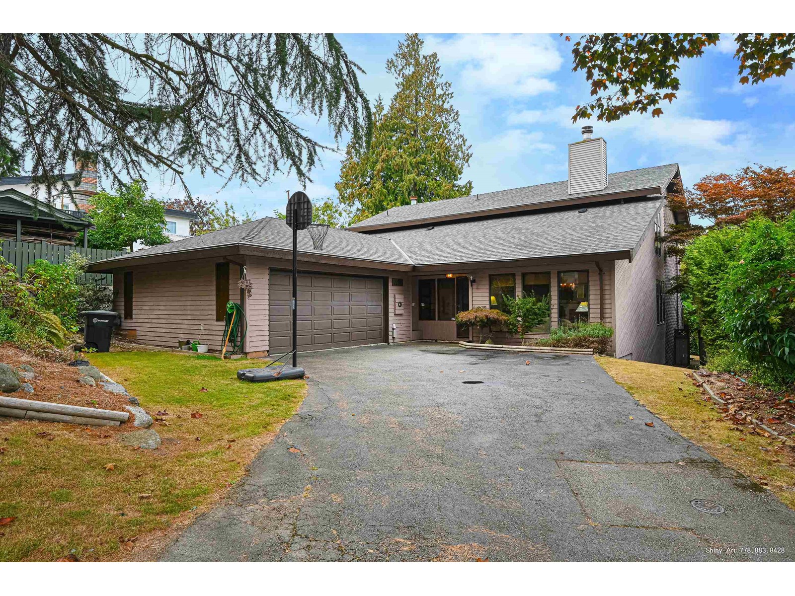 4926 Beamish Court, Burnaby, British Columbia  V5G 3W9 - Photo 2 - R2764729