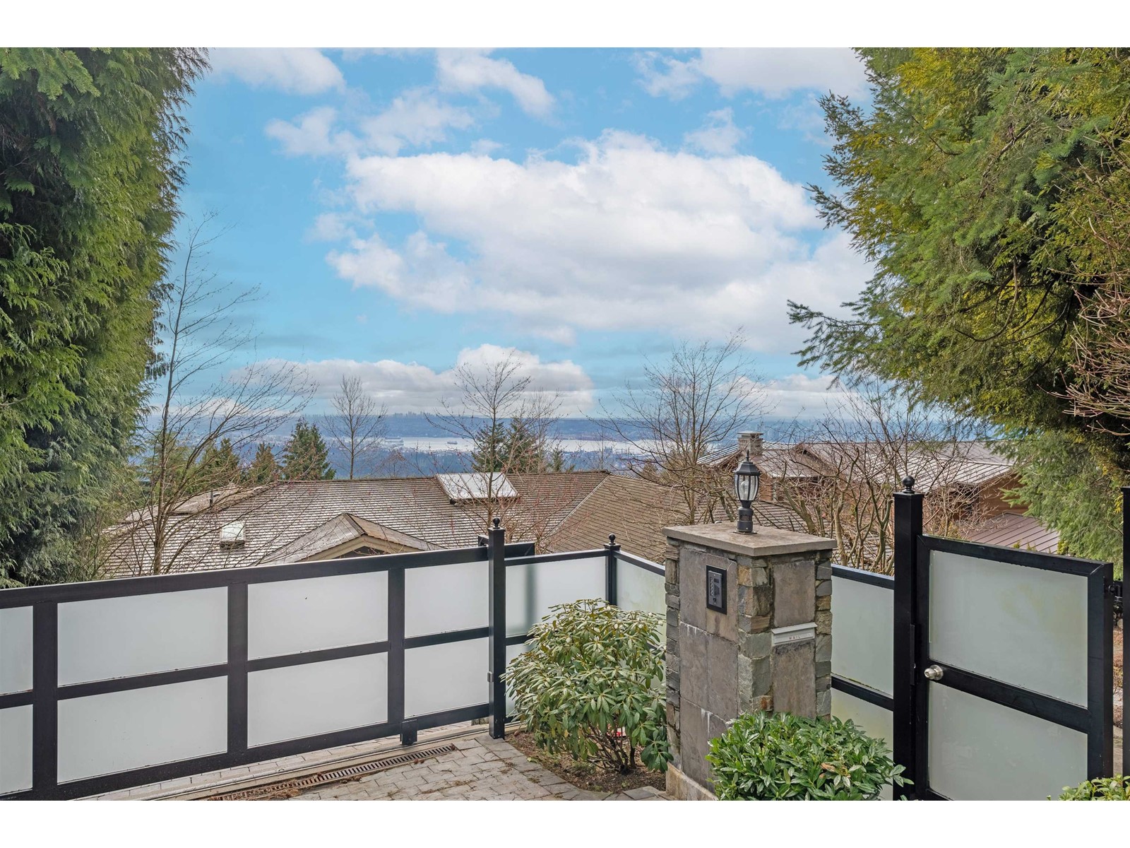 1039 Millstream Road, West Vancouver, British Columbia  V7S 2C6 - Photo 2 - R2764795