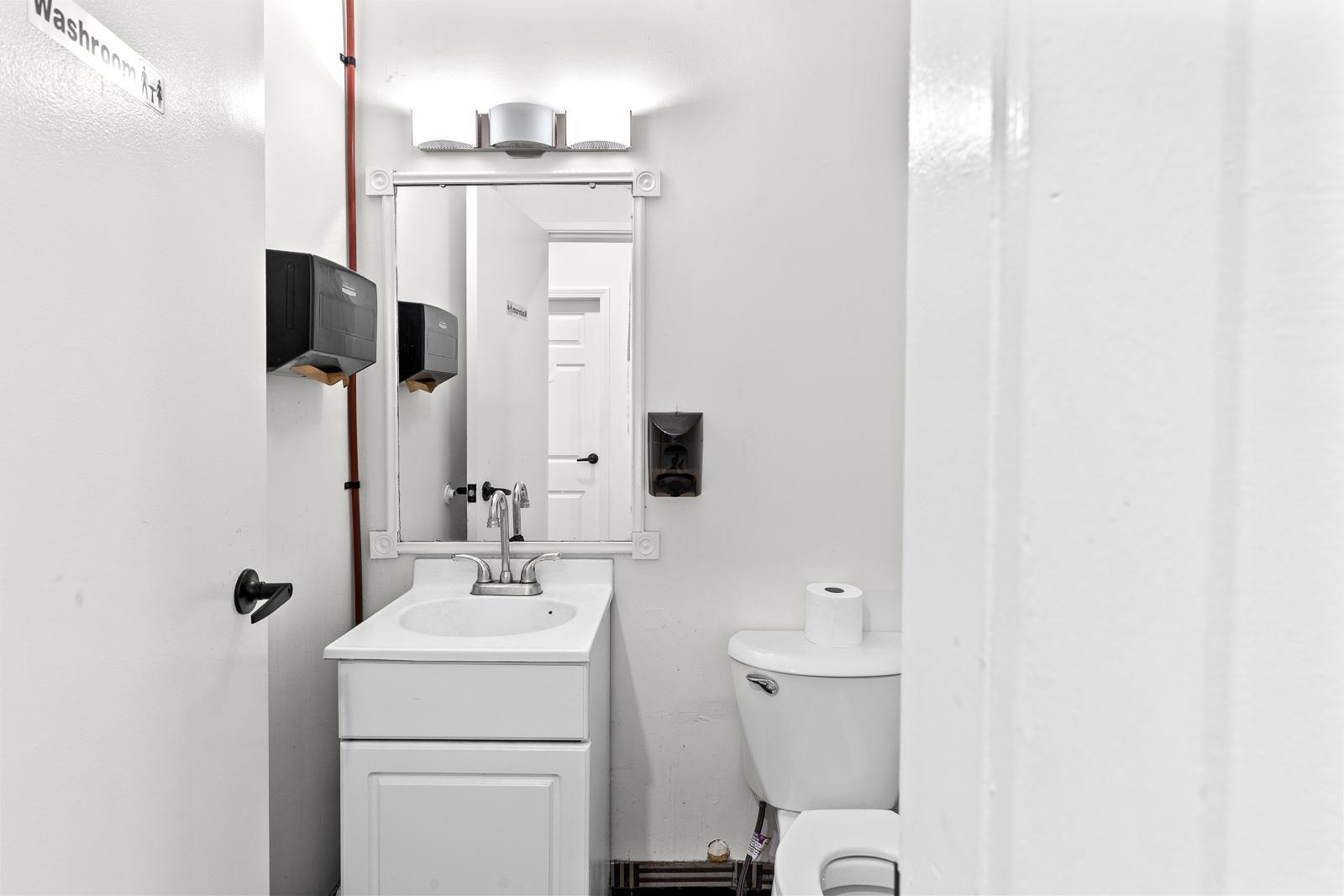 2855 W Broadway Street, Vancouver, British Columbia  V6K 2G6 - Photo 29 - C8050672