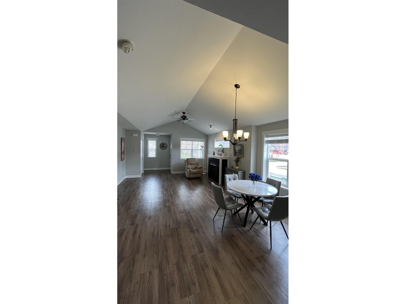 754 Wright Road, Gibsons, British Columbia  V0N 1V7 - Photo 7 - R2765939