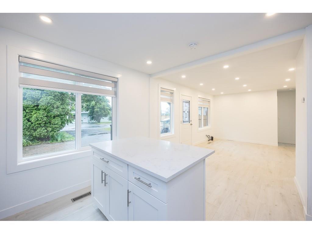 20367 Kent Street, Maple Ridge, British Columbia  V2X 1A7 - Photo 8 - R2766817