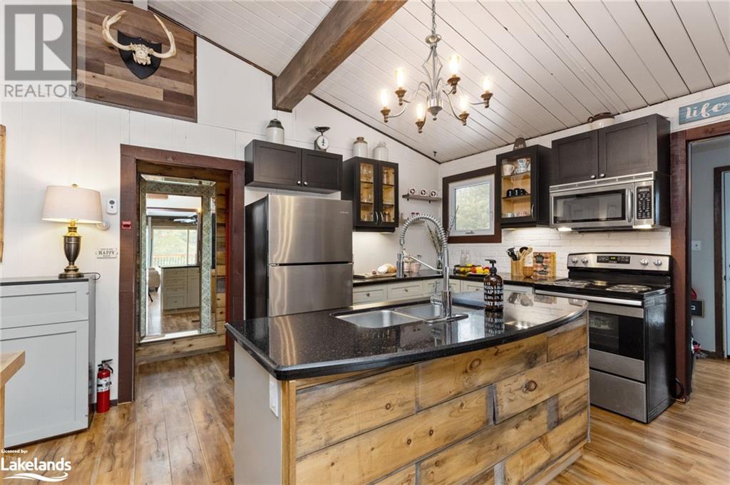 29 Swan Boulevard, McKellar, Ontario P0G 1C0 (25460814) Bay