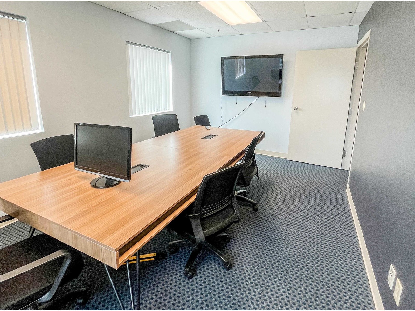 207 3751 North Fraser Way, Burnaby, British Columbia  V5J 5G4 - Photo 2 - C8050800