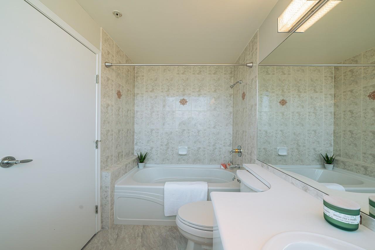 Listing Picture 17 of 28 : 3208 1239 W GEORGIA STREET, Vancouver / 溫哥華 - 魯藝地產 Yvonne Lu Group - MLS Medallion Club Member