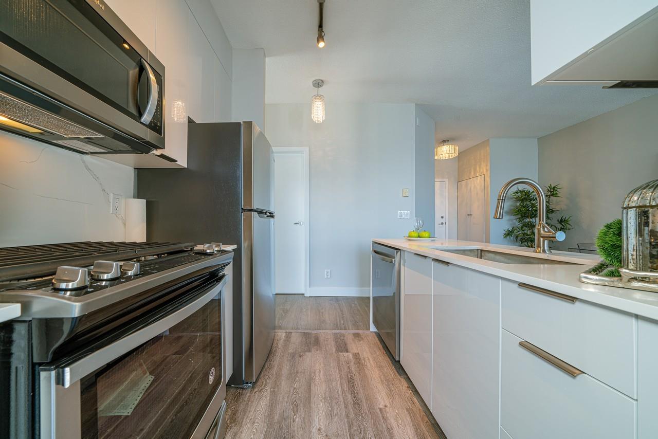 Listing Picture 10 of 28 : 3208 1239 W GEORGIA STREET, Vancouver / 溫哥華 - 魯藝地產 Yvonne Lu Group - MLS Medallion Club Member