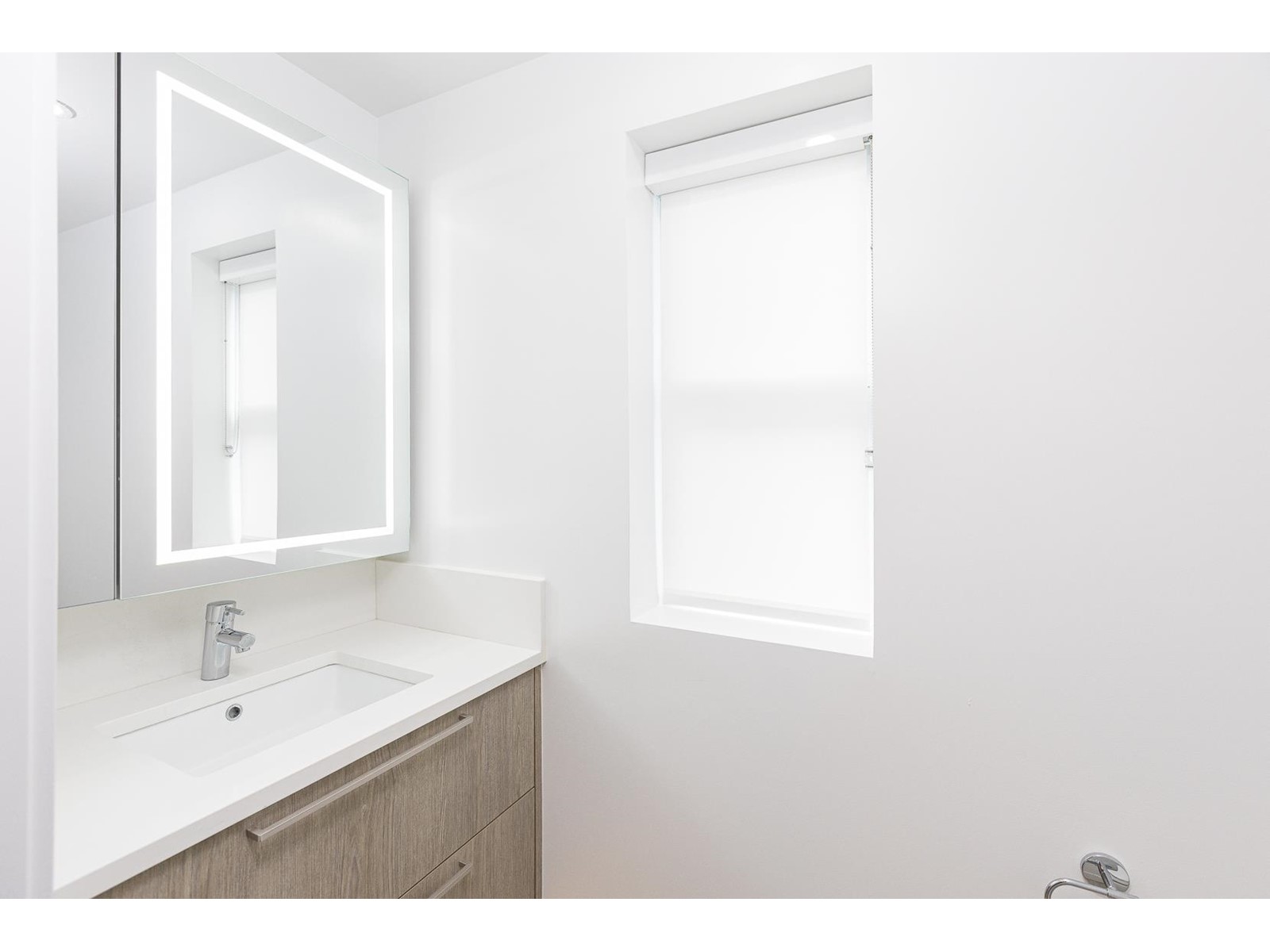 6428 Silver Avenue, Burnaby, British Columbia  V0V 0V0 - Photo 7 - R2767851