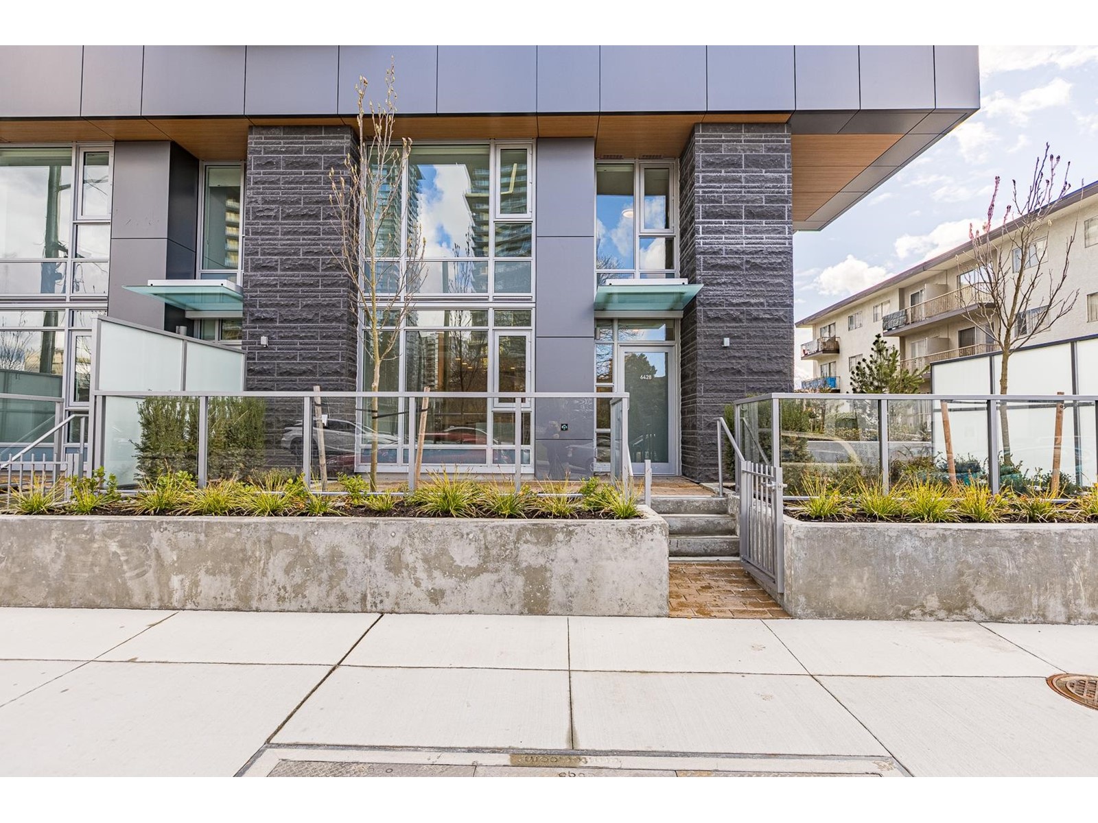 6428 Silver Avenue, Burnaby, British Columbia  V0V 0V0 - Photo 13 - R2767851