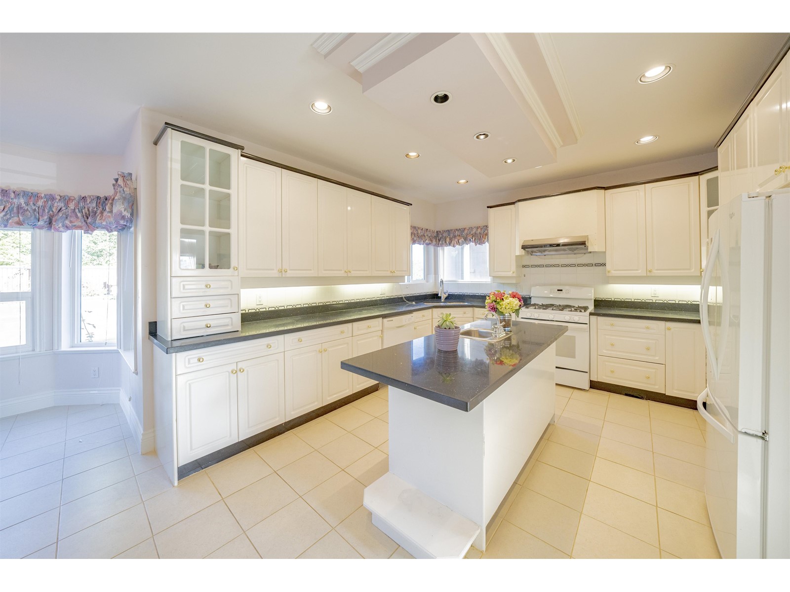 3155 Silverthrone Drive, Coquitlam, British Columbia  V3E 3C3 - Photo 9 - R2768875