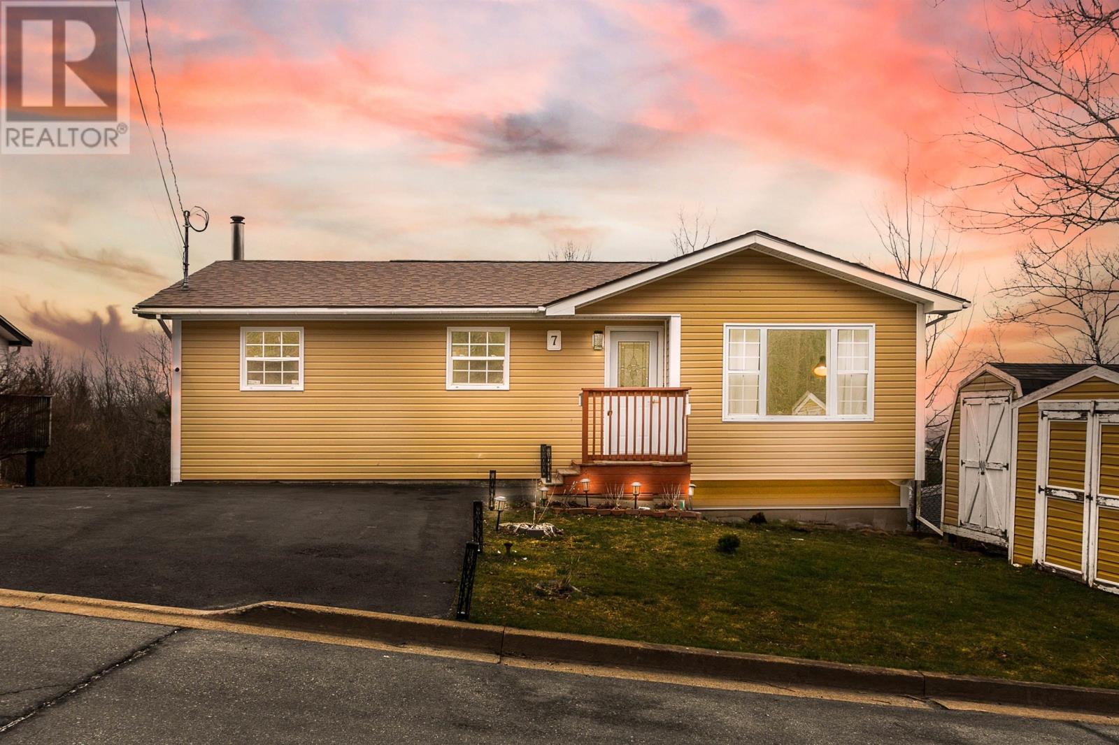 7 Aspen Crescent, Lower Sackville, Nova Scotia B4C 1C8 (25486481