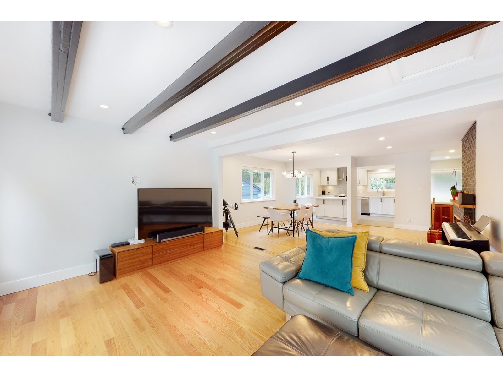 977 Clements Avenue, North Vancouver, British Columbia  V7R 2L1 - Photo 12 - R2769748