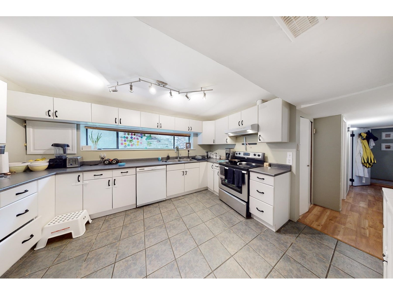 977 Clements Avenue, North Vancouver, British Columbia  V7R 2L1 - Photo 29 - R2769748