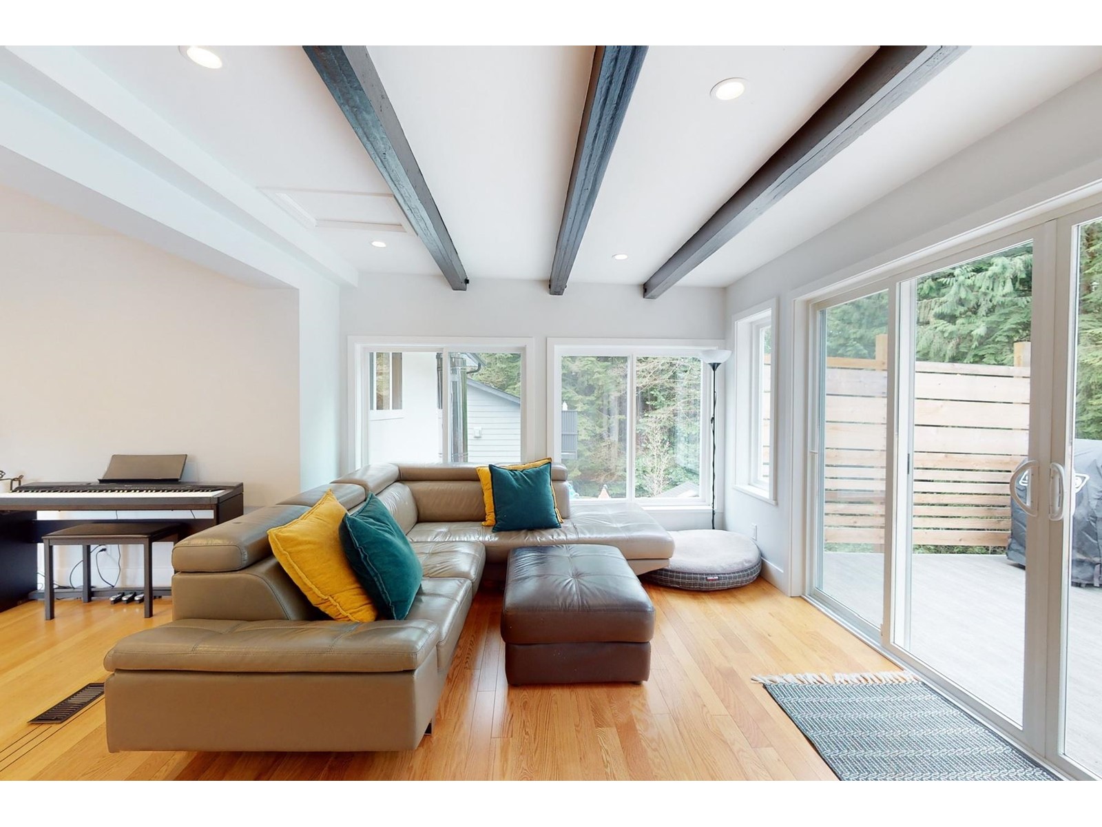 977 Clements Avenue, North Vancouver, British Columbia  V7R 2L1 - Photo 3 - R2769748