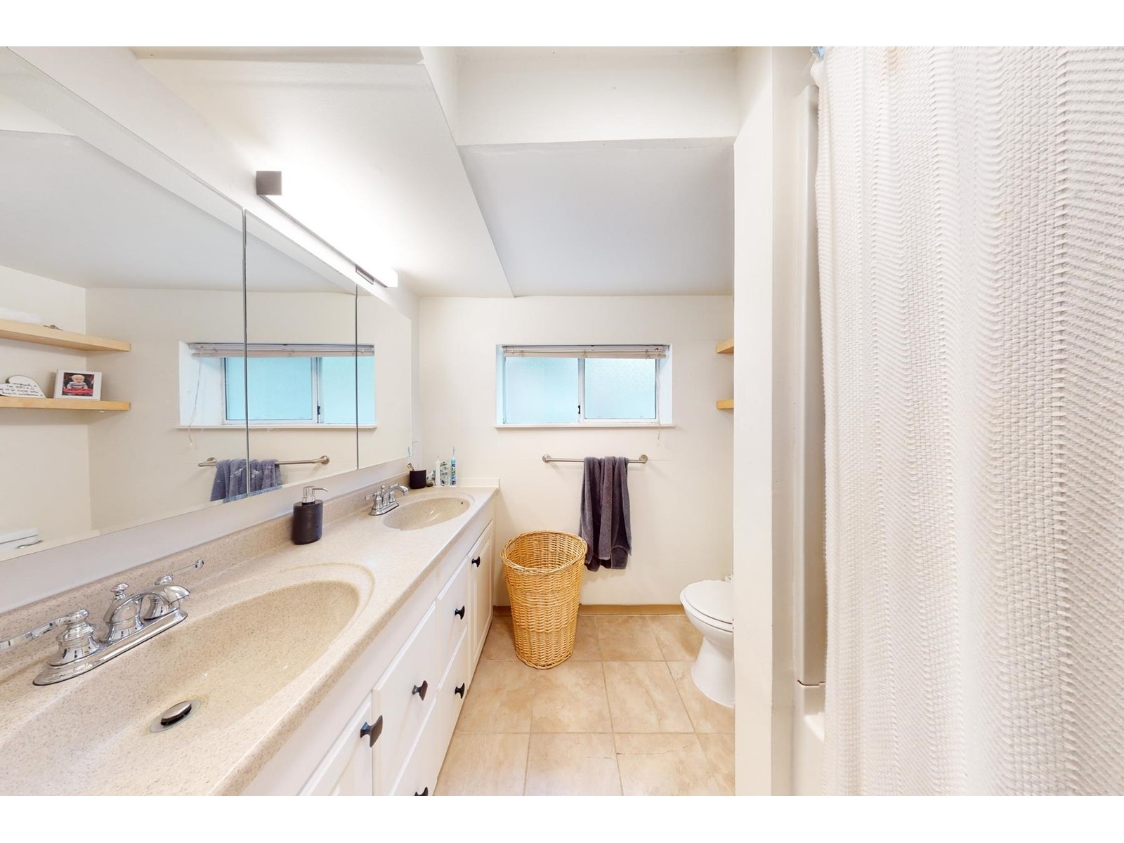 977 Clements Avenue, North Vancouver, British Columbia  V7R 2L1 - Photo 32 - R2769748
