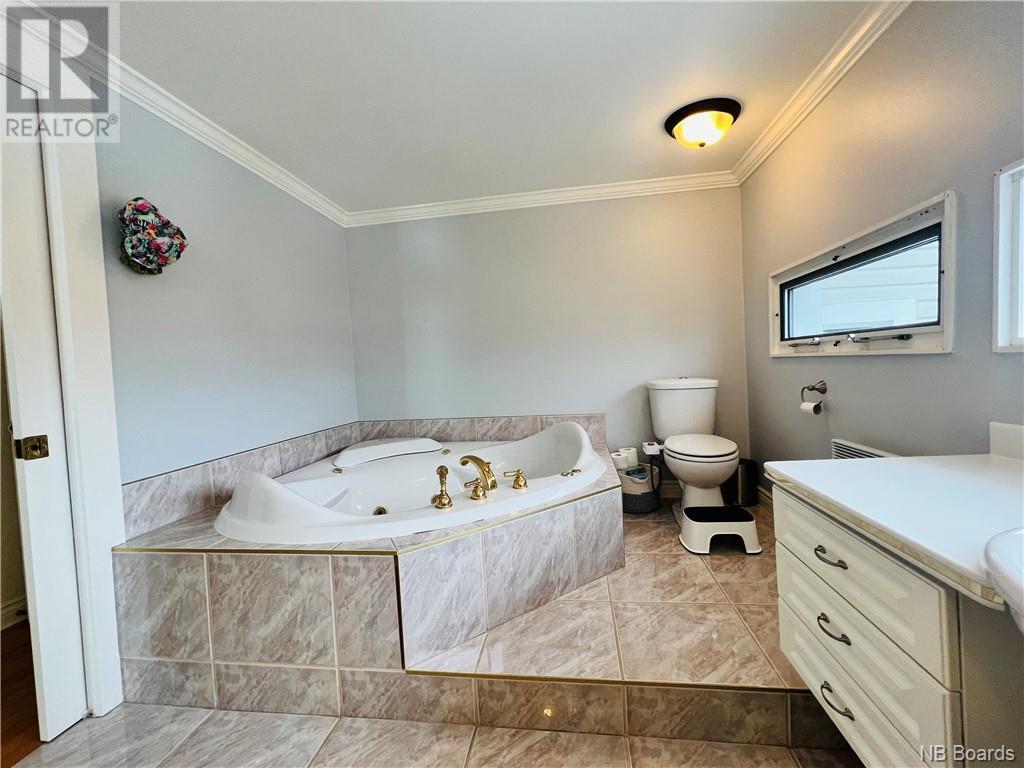 4 Cote Bleu, Bathurst, New Brunswick  E2A 3E8 - Photo 34 - NB085589