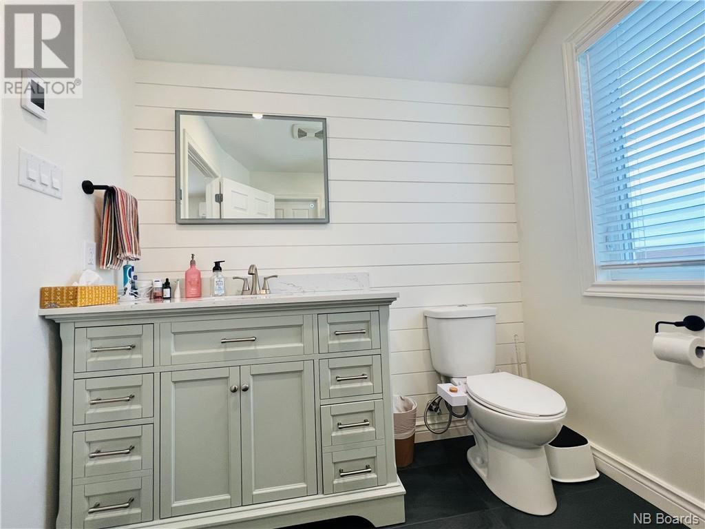 4 Cote Bleu, Bathurst, New Brunswick  E2A 3E8 - Photo 45 - NB085589