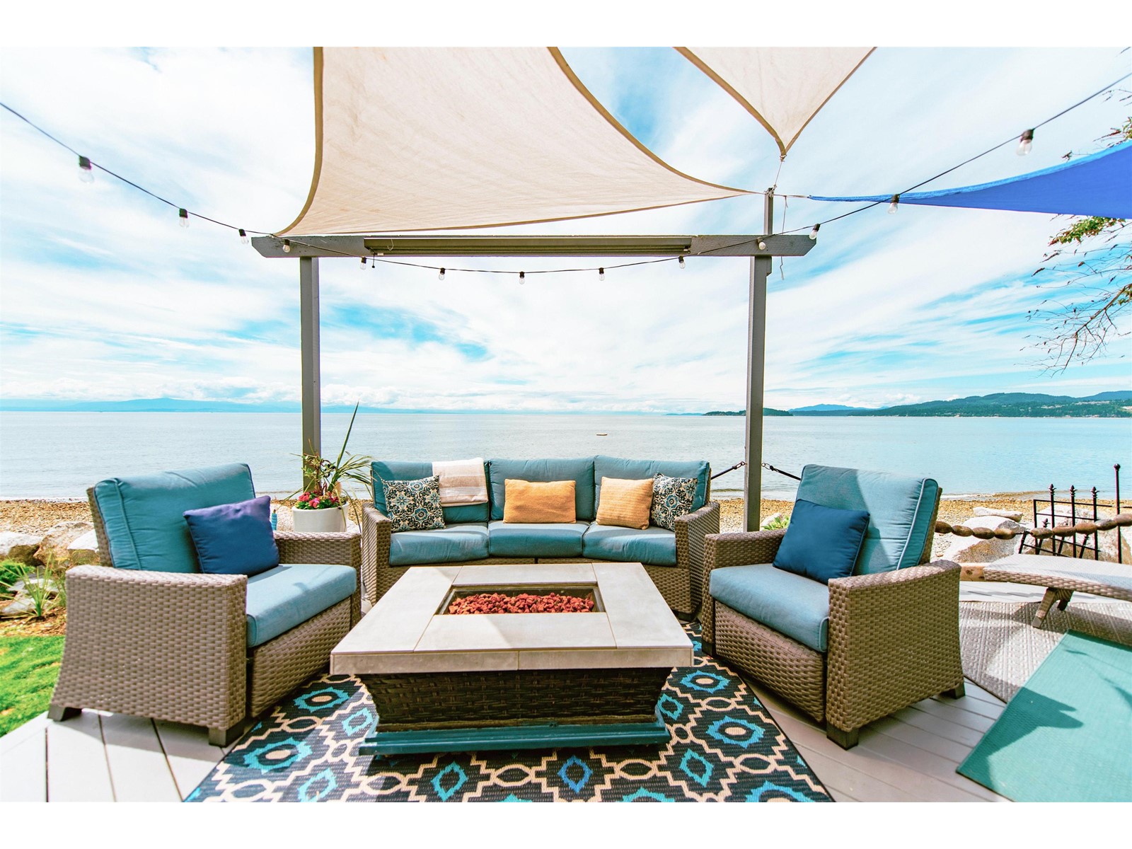 4819-4823 SUNSHINE COAST HIGHWAY, sechelt, British Columbia