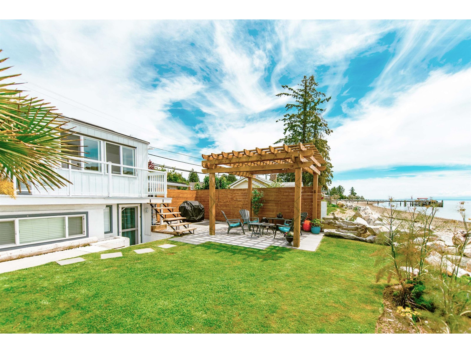 4819-4823 Sunshine Coast Highway, Sechelt, British Columbia  V7Z 0B6 - Photo 3 - R2770200
