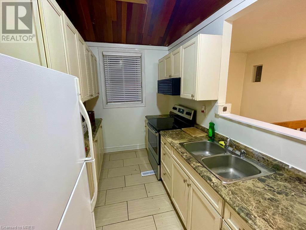 121 West 5th Street, Hamilton, Ontario  L9C 3N7 - Photo 4 - 40377917