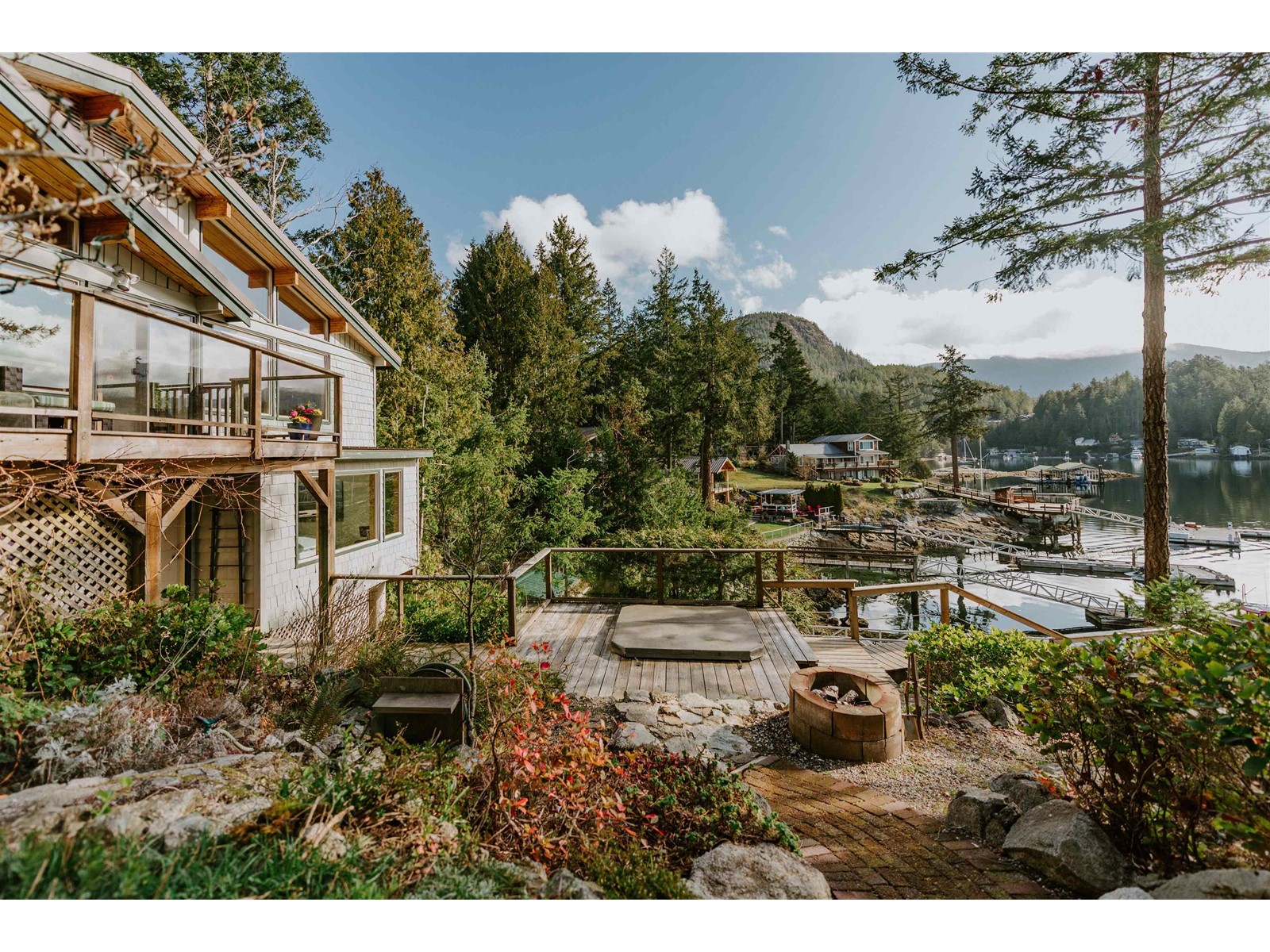 4975 Panorama Drive, Garden Bay, British Columbia  V0N 1S0 - Photo 4 - R2768297