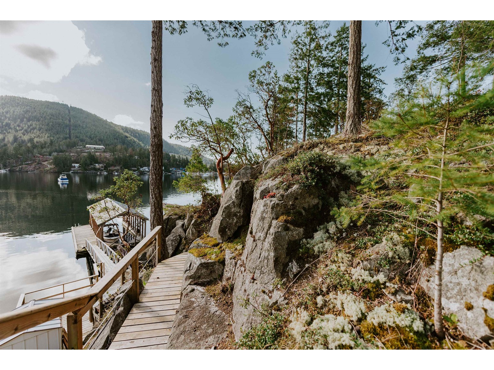 4975 Panorama Drive, Garden Bay, British Columbia  V0N 1S0 - Photo 36 - R2768297