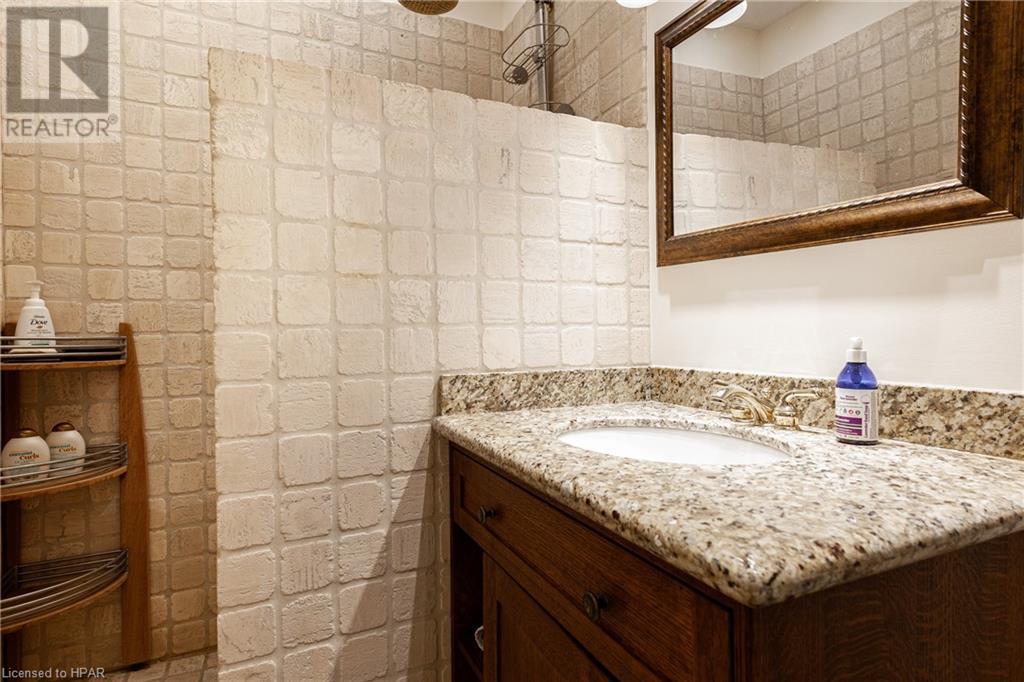 72 Ontario Street Unit# 203, Stratford, Ontario  N5A 3H2 - Photo 7 - 40407389
