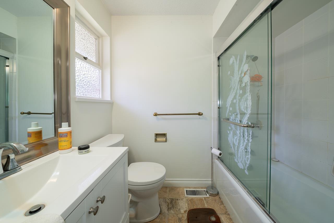 5725 Cranley Drive, West Vancouver, British Columbia  V7W 1S7 - Photo 30 - R2771163