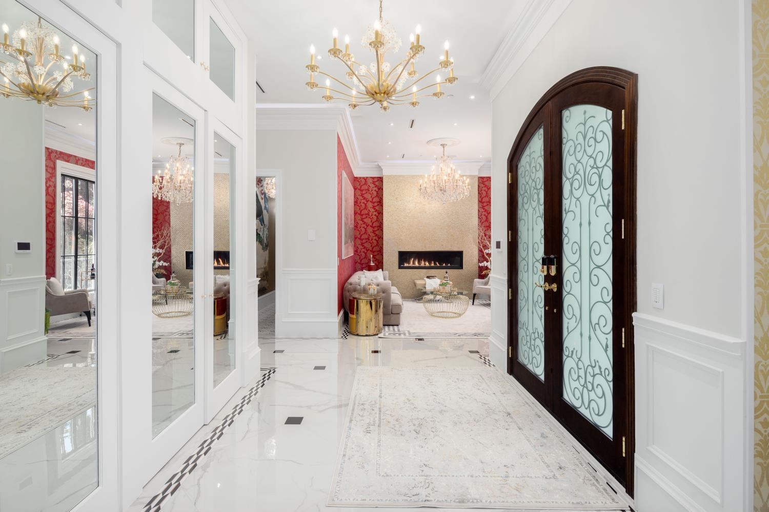 8483 Wiltshire Street, Vancouver, British Columbia  V6P 5H6 - Photo 2 - R2771810